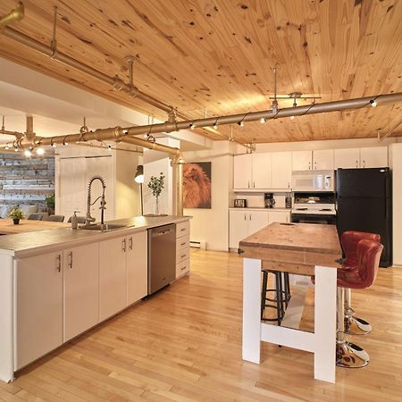 Lion'S Den // Spacious 1500 Sqft Квебек Екстериор снимка