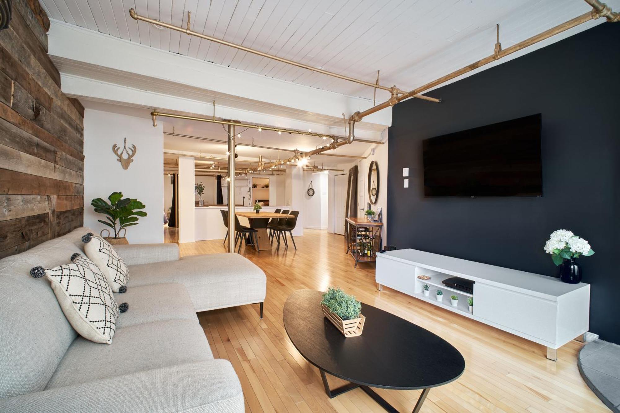 Lion'S Den // Spacious 1500 Sqft Квебек Екстериор снимка